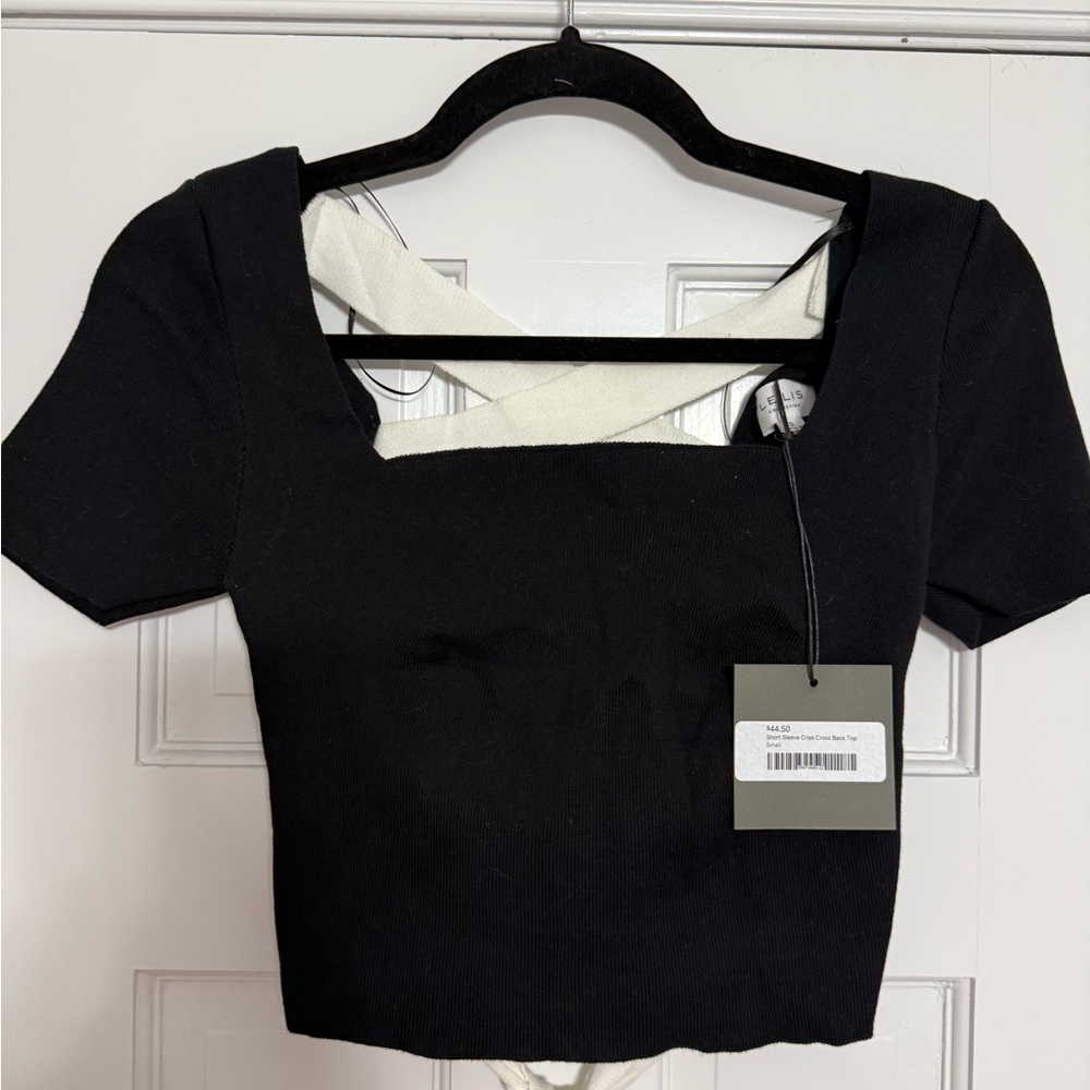 Le Lis Elegant Black Crop Top
